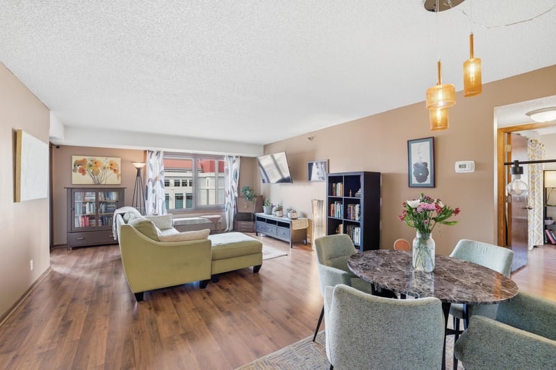 26 10th St W #610, Saint Paul, MN 55102