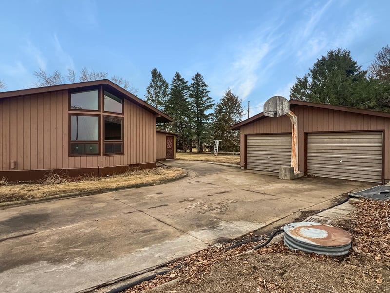 511 Guide St N, Welcome, MN 56181