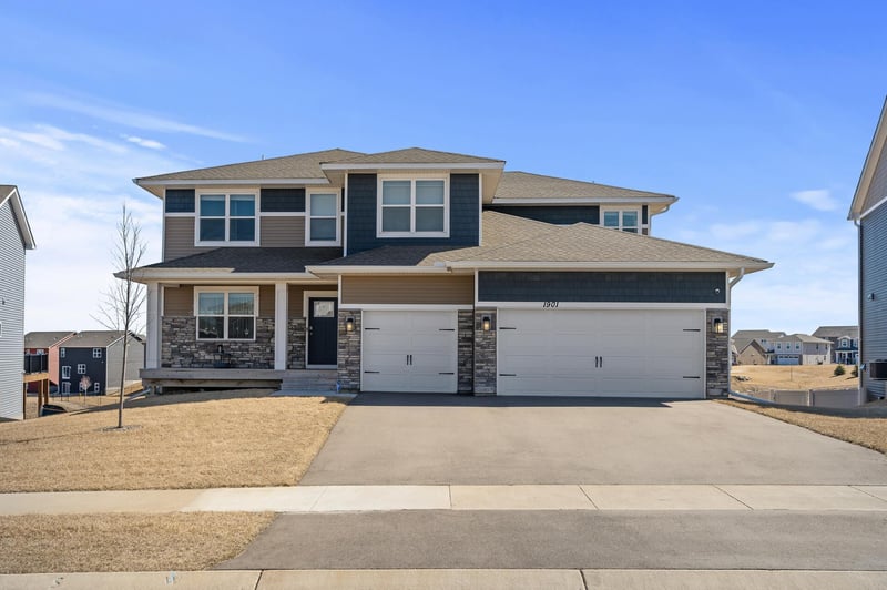 1901 Aztec Ave, Shakopee, MN 55379