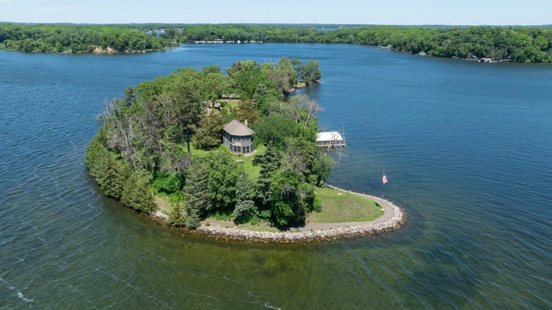1000 Gale Island, Shorewood, MN 55331