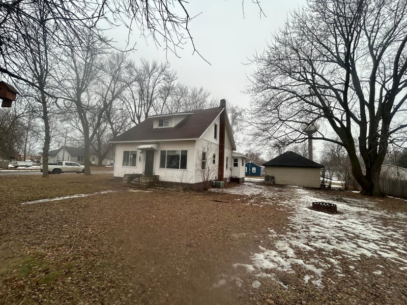320 S Mccornell Ave, Parkers Prairie, MN 56361