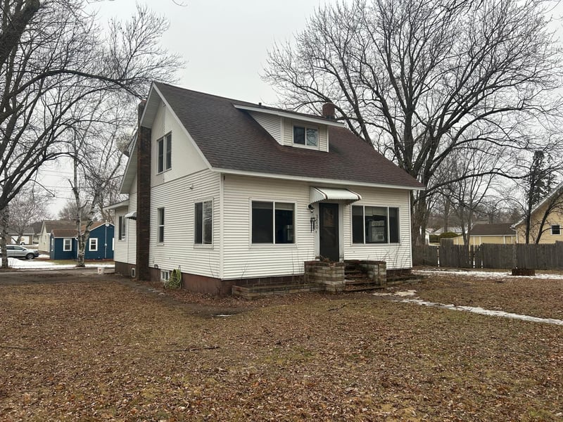 320 S Mccornell Ave, Parkers Prairie, MN 56361