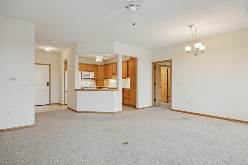 1900 Rush Lake Trl #315, New Brighton, MN 55112