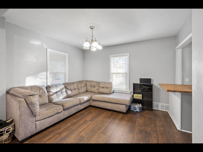 2631 Thomas Ave N, Minneapolis, MN 55411