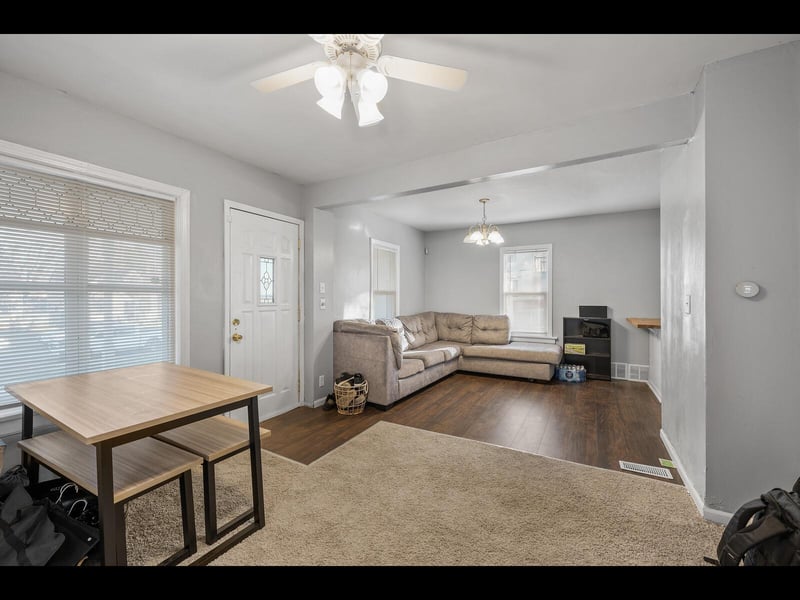2631 Thomas Ave N, Minneapolis, MN 55411