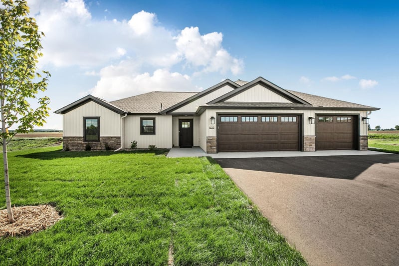 833 3rd Ave Ct SW, Rice, MN 56367