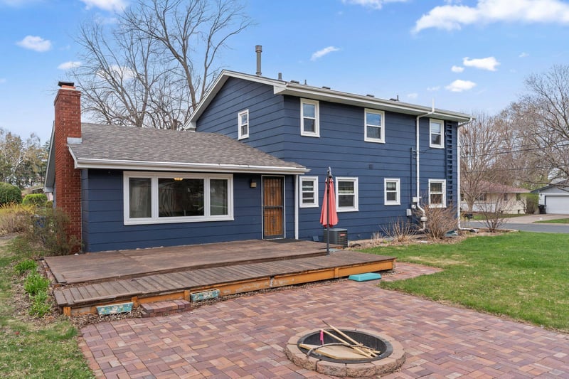 5271 Buchanan St NE, Fridley, MN 55421