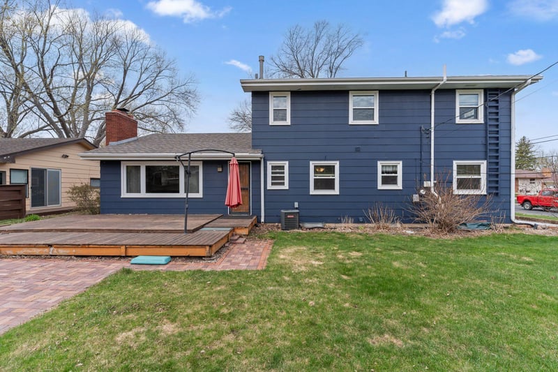 5271 Buchanan St NE, Fridley, MN 55421