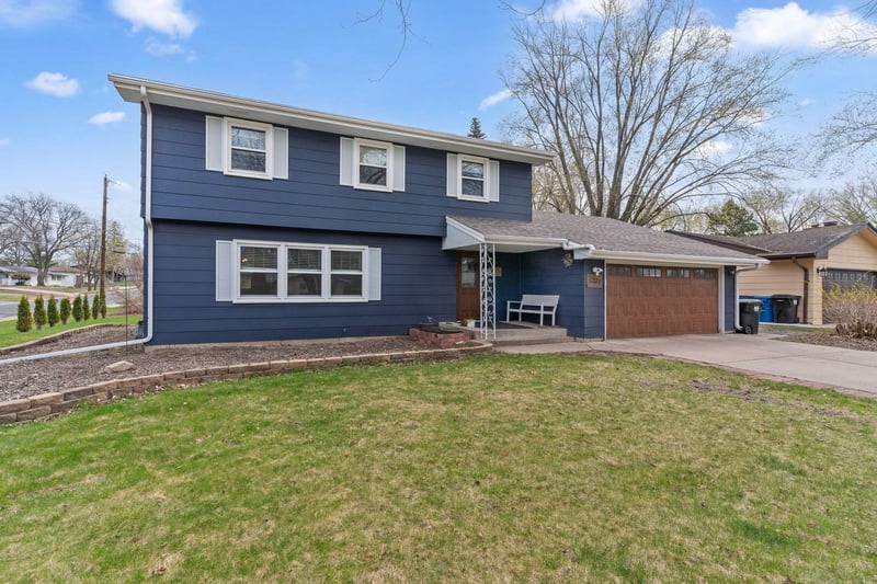 5271 Buchanan St NE, Fridley, MN 55421