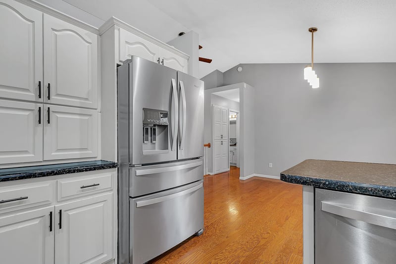 105 Iris Ln NE, Saint Joseph, MN 56374
