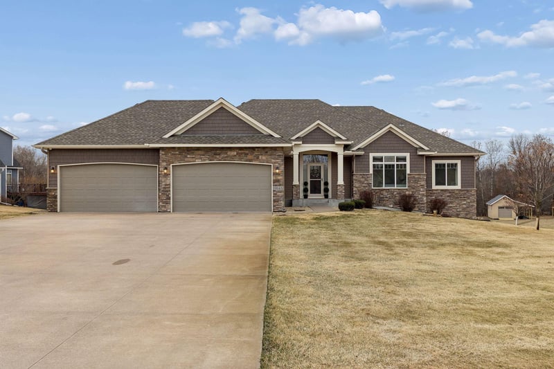 19648 Yellowpine St NW, Oak Grove, MN 55011