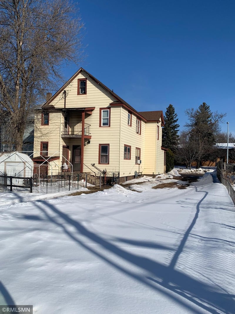 130 E 16th St, Hibbing, MN 55746