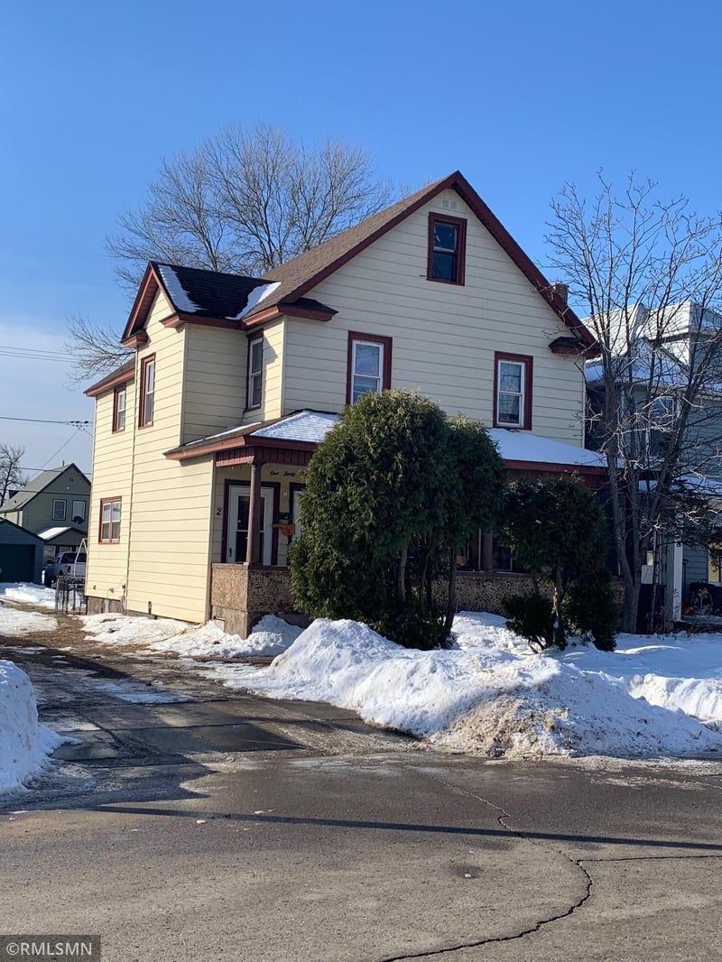 130 E 16th St, Hibbing, MN 55746