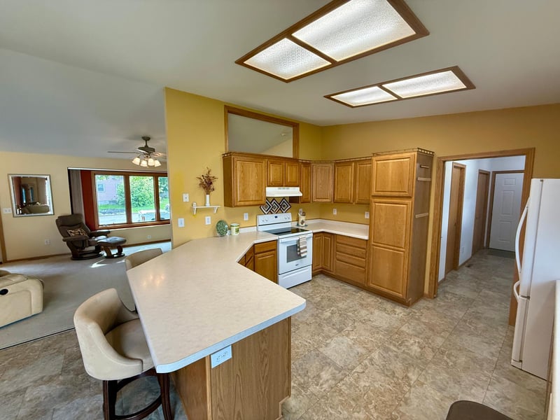 510 Ash Ave, Bird Island, MN 55310