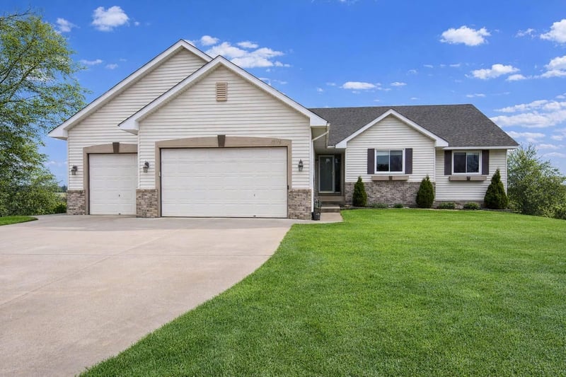 29776 Hayes Ave, Northfield, MN 55057