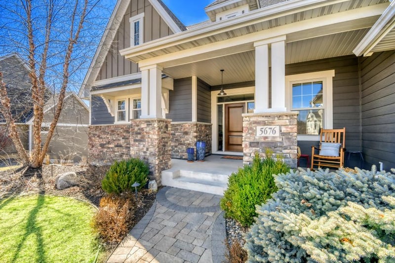 5676 Garden Dr, Woodbury, MN 55129