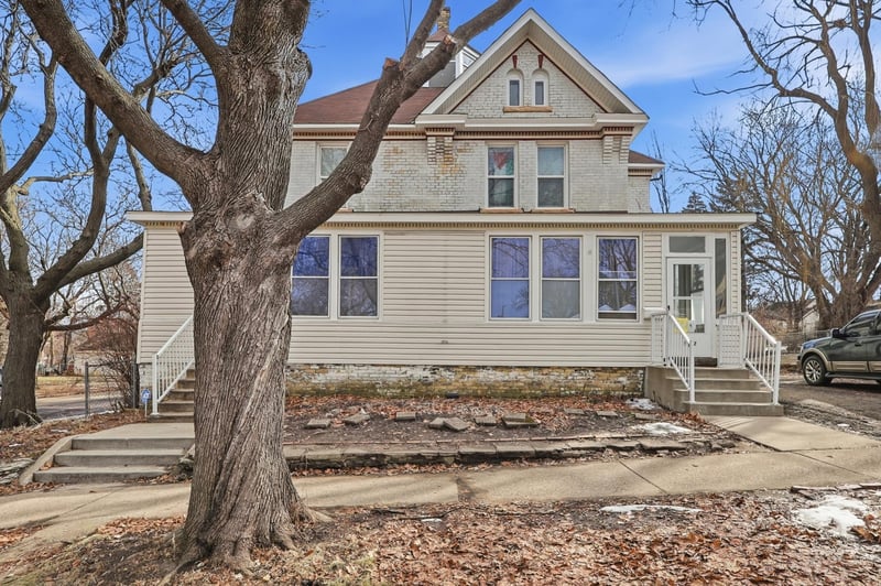 570 Hall Ave, Saint Paul, MN 55107