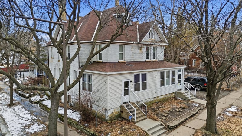 570 Hall Ave, Saint Paul, MN 55107