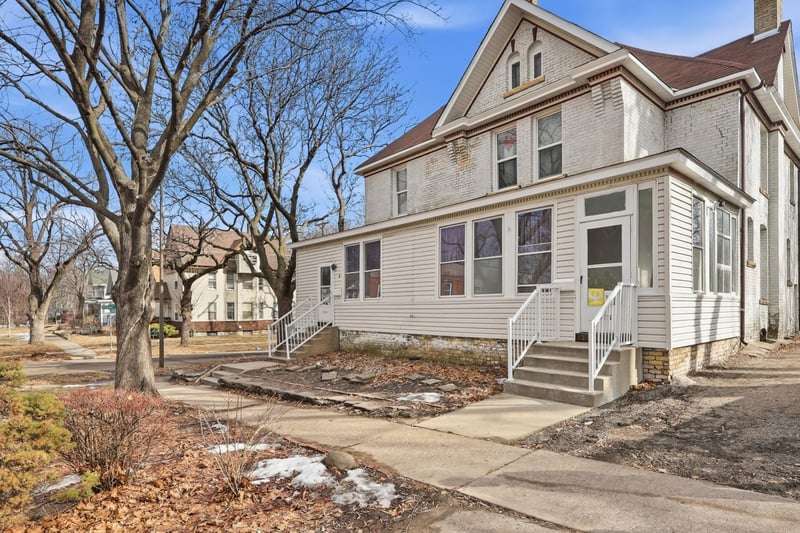 570 Hall Ave, Saint Paul, MN 55107