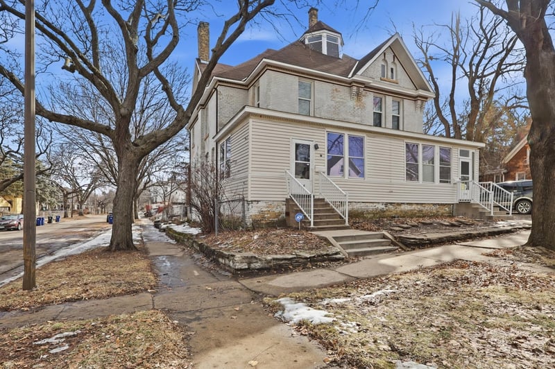 570 Hall Ave, Saint Paul, MN 55107