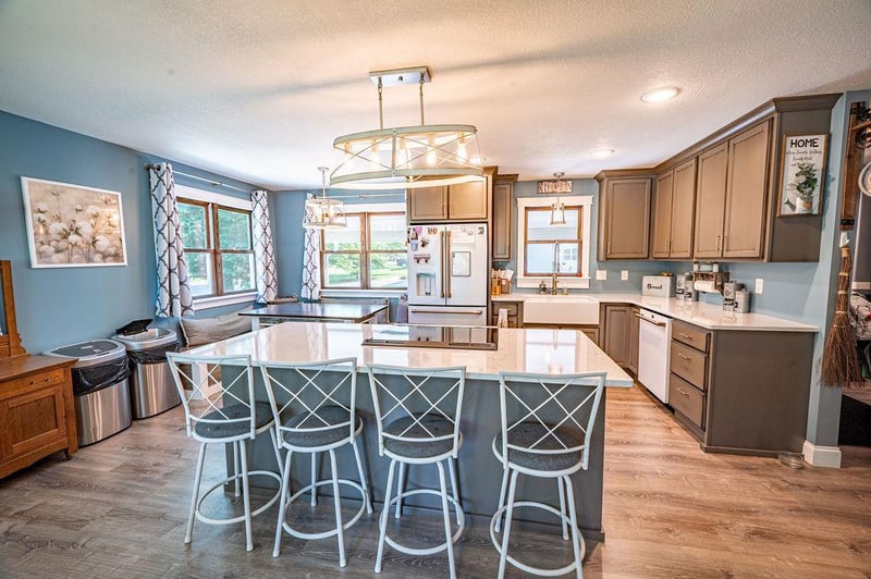 195 W Humble Ave, Ellsworth, WI 54011