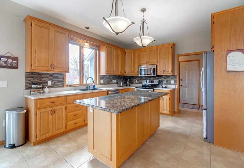 406 Singing Hills Dr SE, Lonsdale, MN 55046