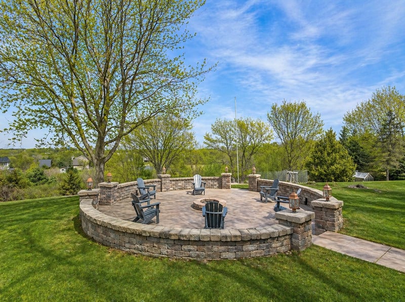 406 Singing Hills Dr SE, Lonsdale, MN 55046