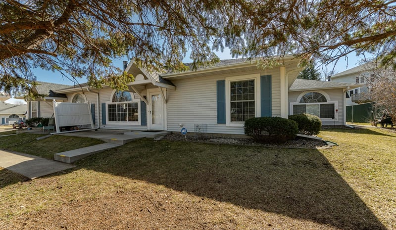 1937 Cabernet Ln NW, Rochester, MN 55901