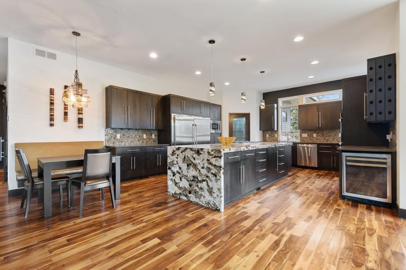 702 Valley Way, Hopkins, MN 55305