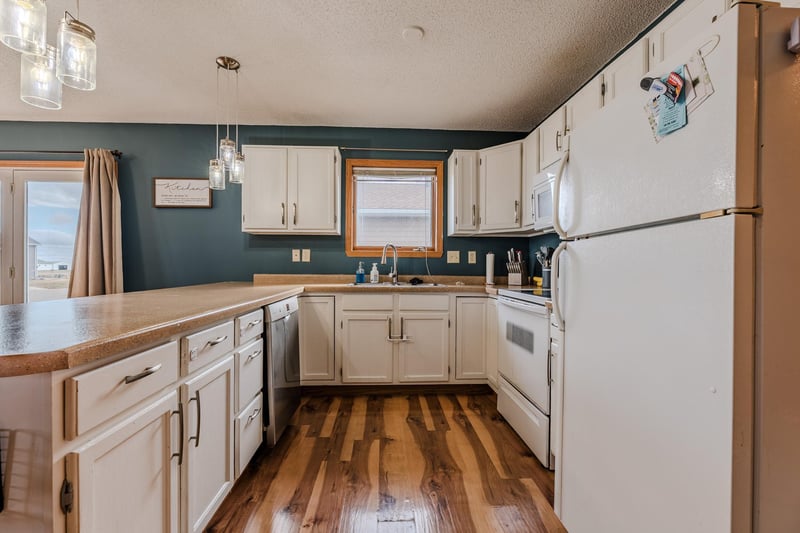 403 Mill Ct, Breckenridge, MN 56520