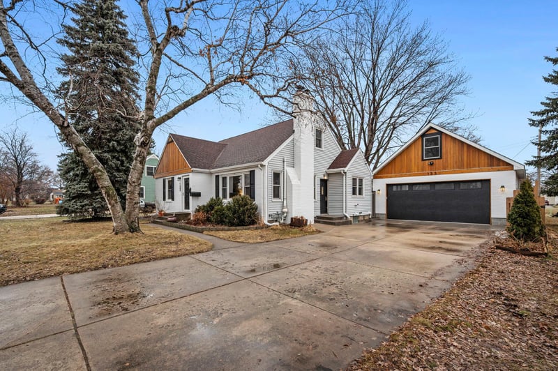 133 19th Ave S, Hopkins, MN 55343