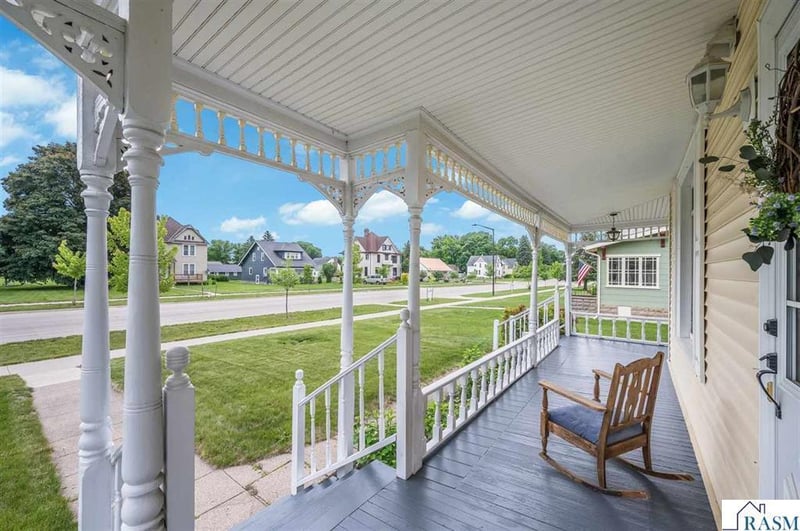 821 Armstrong Blvd N, Saint James, MN 56081