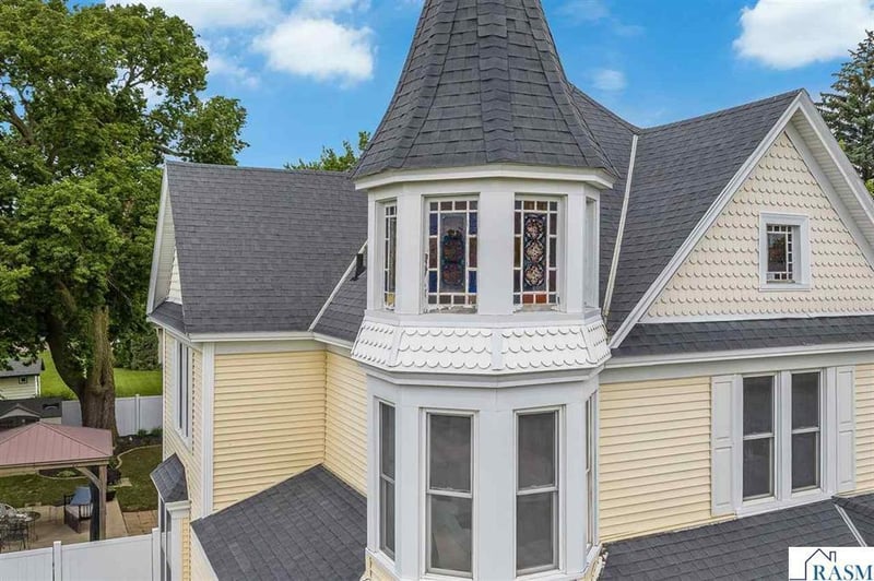 821 Armstrong Blvd N, Saint James, MN 56081