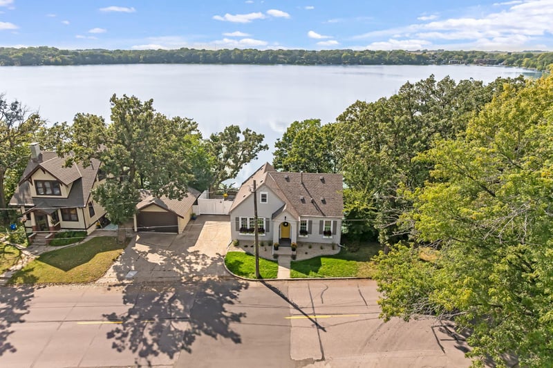 966 Albion Ave, Fairmont, MN 56031
