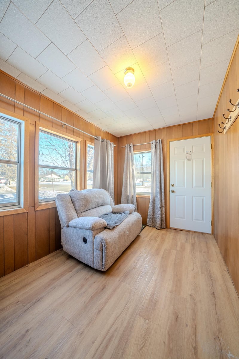 502 Degraff Ave, Swanville, MN 56382