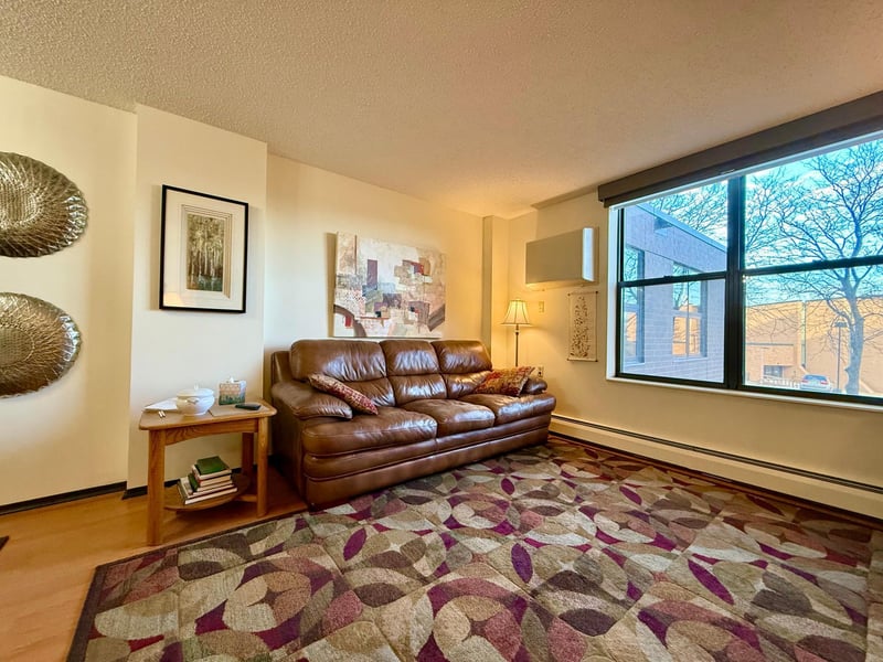 7600 Golden Valley Rd #305, Golden Valley, MN 55427