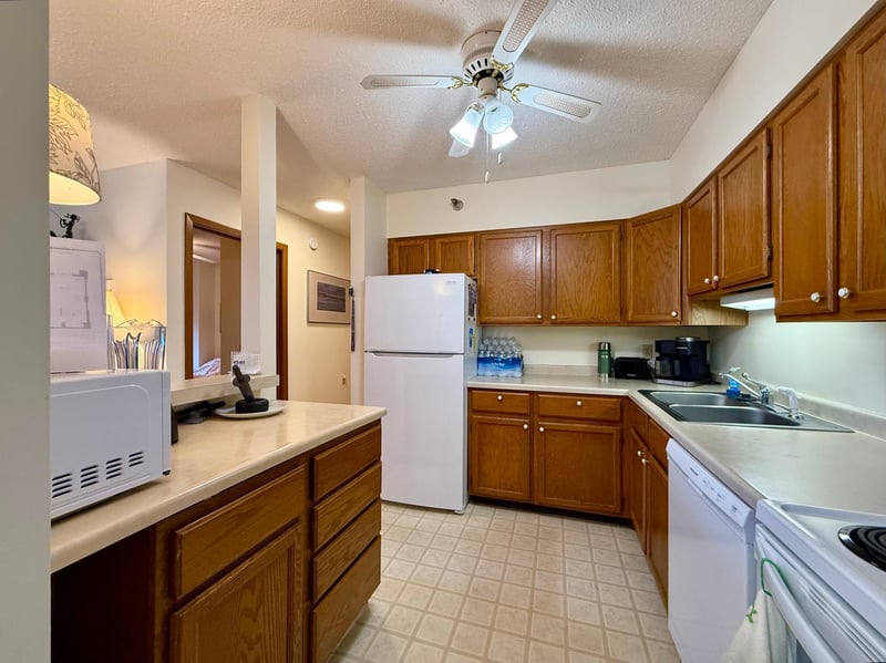7600 Golden Valley Rd #305, Golden Valley, MN 55427