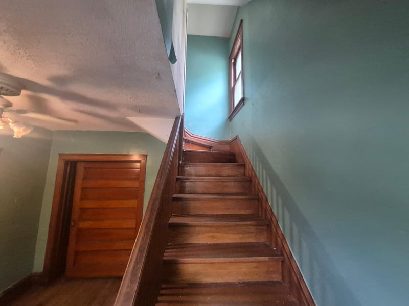 102 3rd St SE, Pipestone, MN 56164