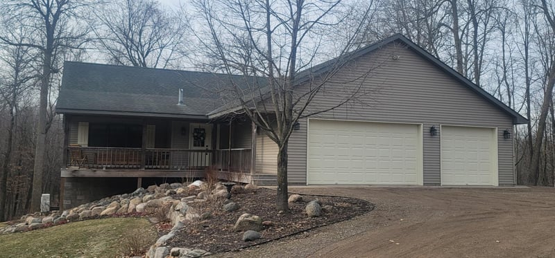 8412 Spring Lake Rd NE, North Branch, MN 55056