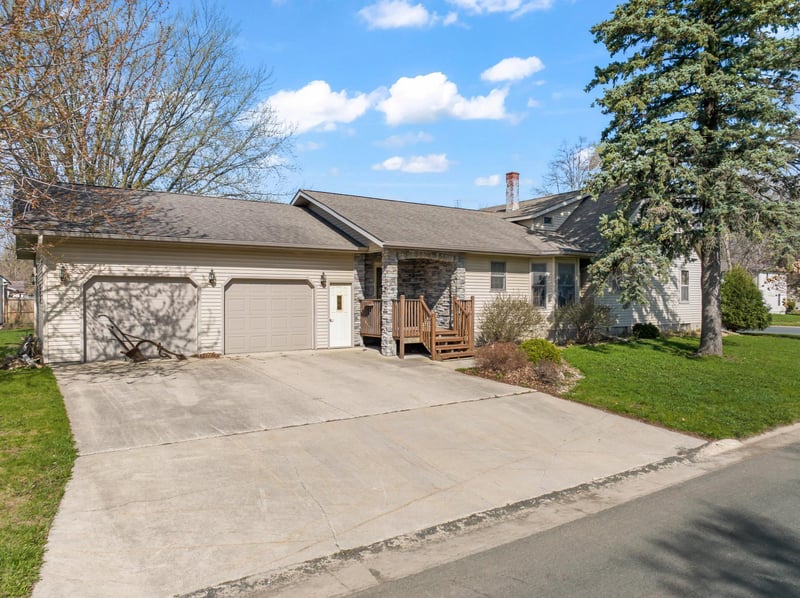 203 W Main St, Blooming Prairie, MN 55917