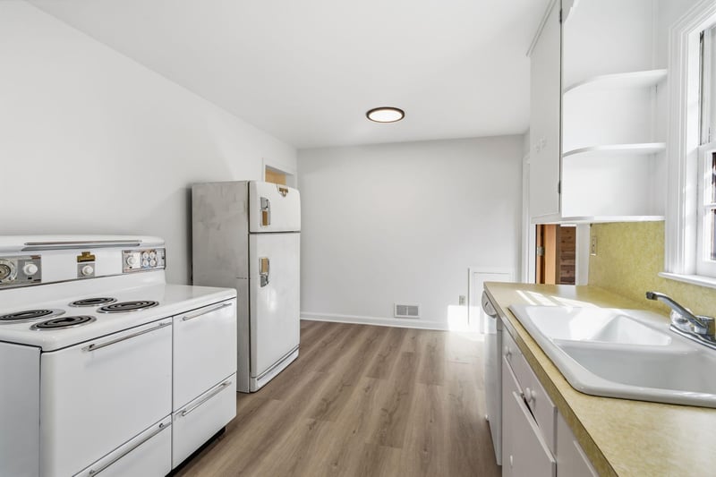 5537 Zenith Ave S, Edina, MN 55410