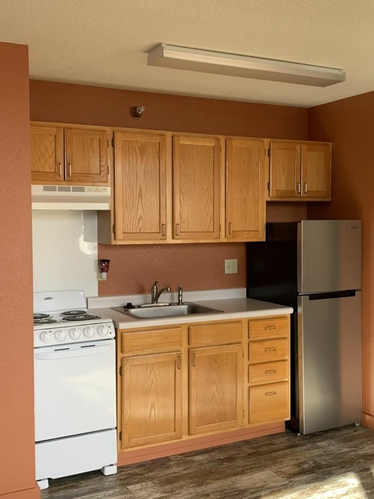31 Chestnut St E #4, Trimont, MN 56176
