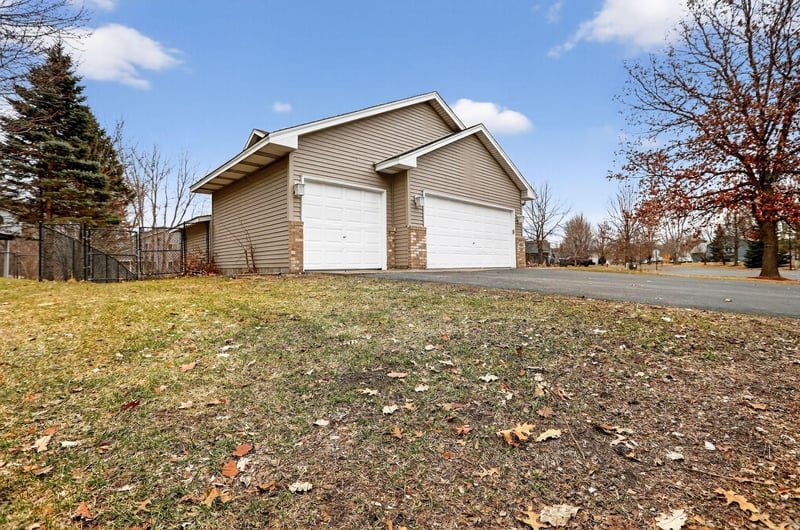 696 79th St, Lino Lakes, MN 55014