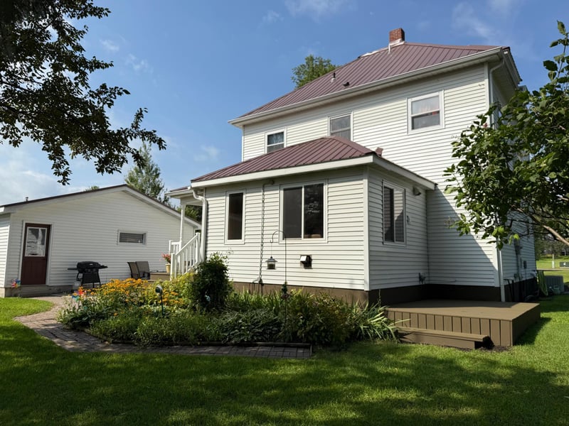 811 E Division St, Elbow Lake, MN 56531
