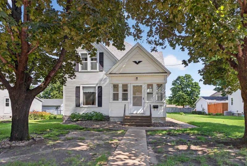 815 E Center St, Rochester, MN 55904