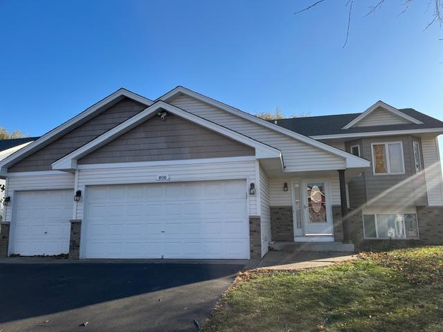 806 103rd Ave NE, Blaine, MN 55434