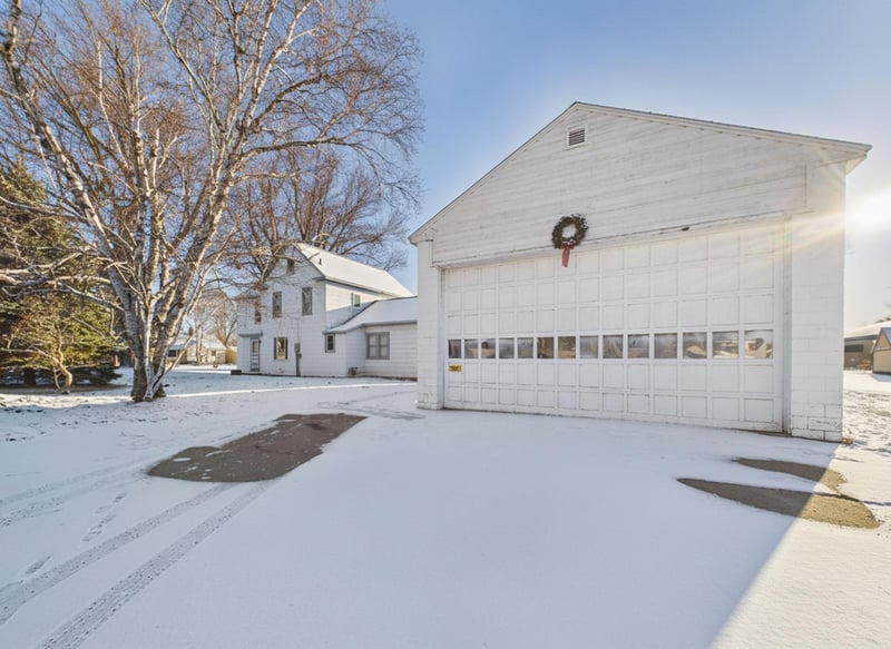 6 6th Ave SE, Melrose, MN 56352