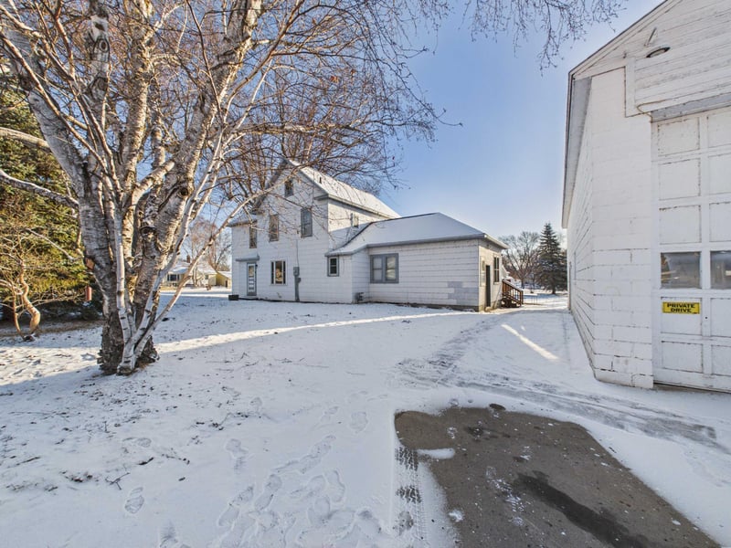 6 6th Ave SE, Melrose, MN 56352