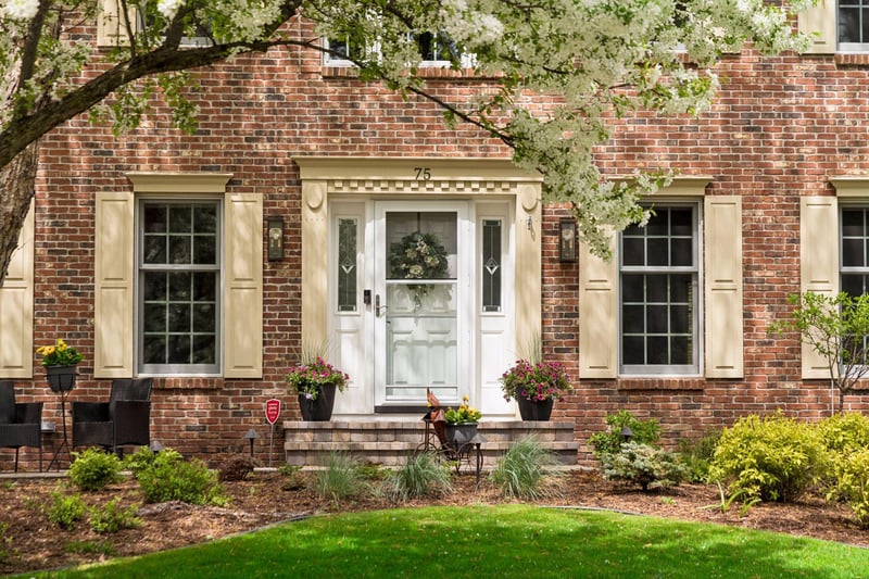 75 Wildridge Rd, Mahtomedi, MN 55115