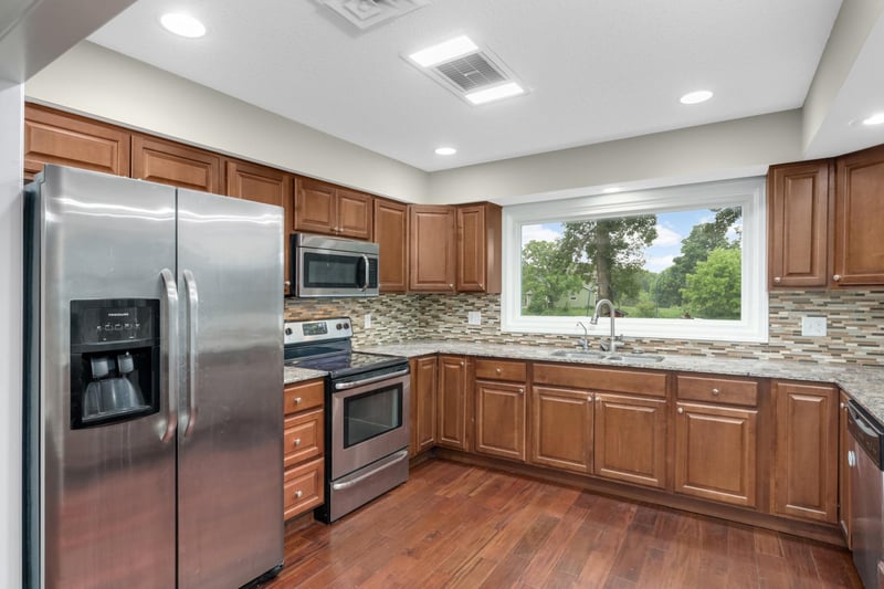 20840 Hidden Ponds Dr, Rogers, MN 55374